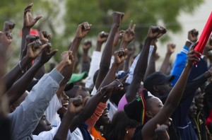senegal-protests-jan-27-2012-photo-credit-ndimby-andriantsoavina-300x198